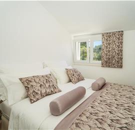 6 Bedroom Beachfront Villa with Heated Pool near Vela Luka on Korcula Island, Sleep 12